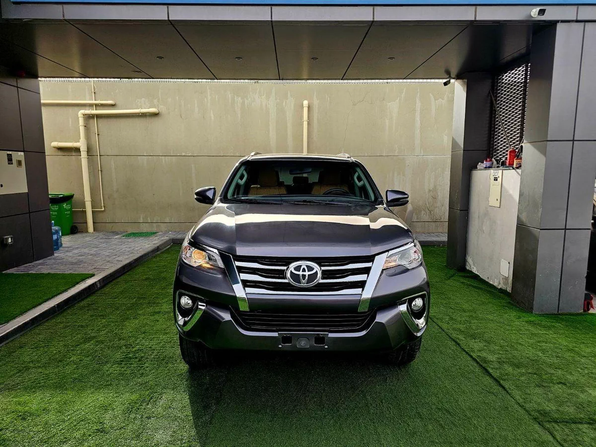 Toyota Fortuner EXR / V4 2.7L 4WD/ LOW MILEAGE/ EXCELLENT CONDITION-1-0