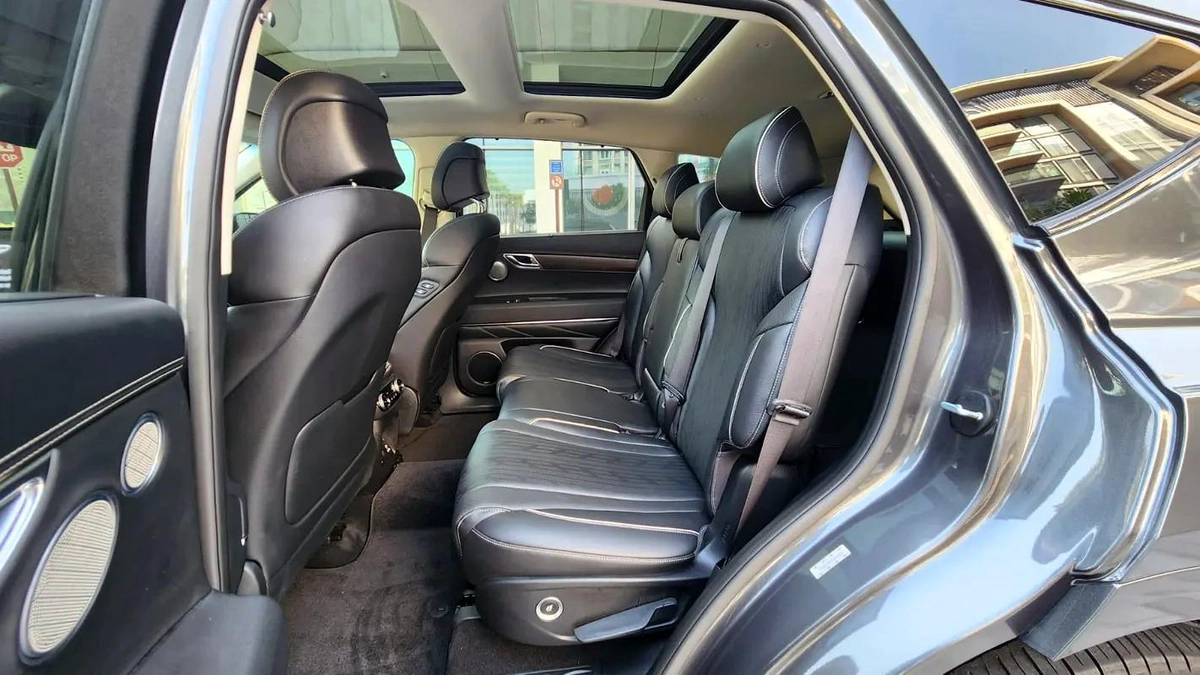 2021- Genesis GV 80 -AWD-Full option -Excellent Condition-3-3