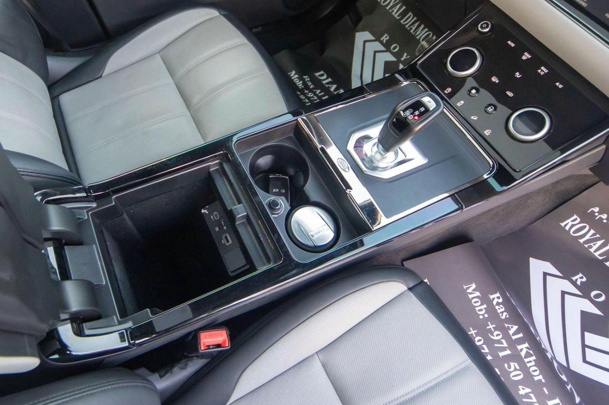 Land Rover Range Rover Evoque R-DYNAMIC SE P200 | GCC | under warranty-11-0