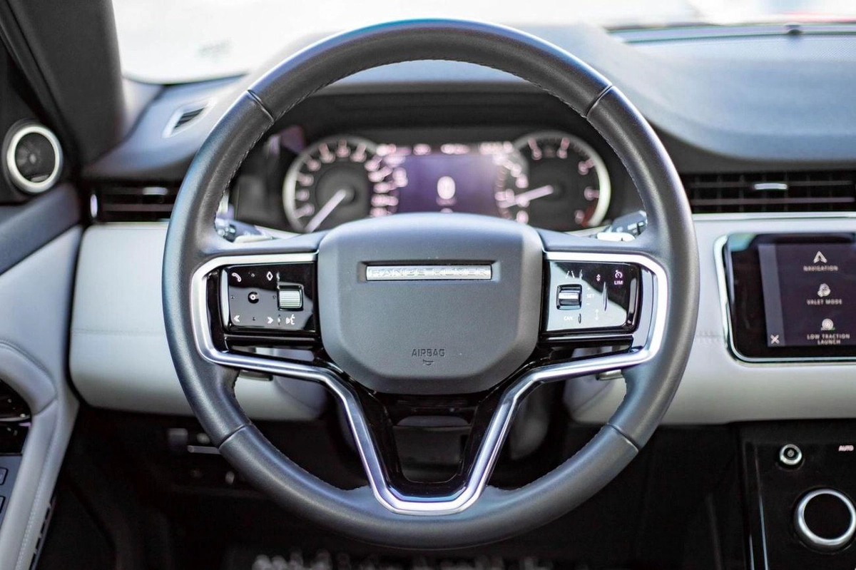 Land Rover Range Rover Evoque R-DYNAMIC SE P200 | GCC | under warranty-7-0