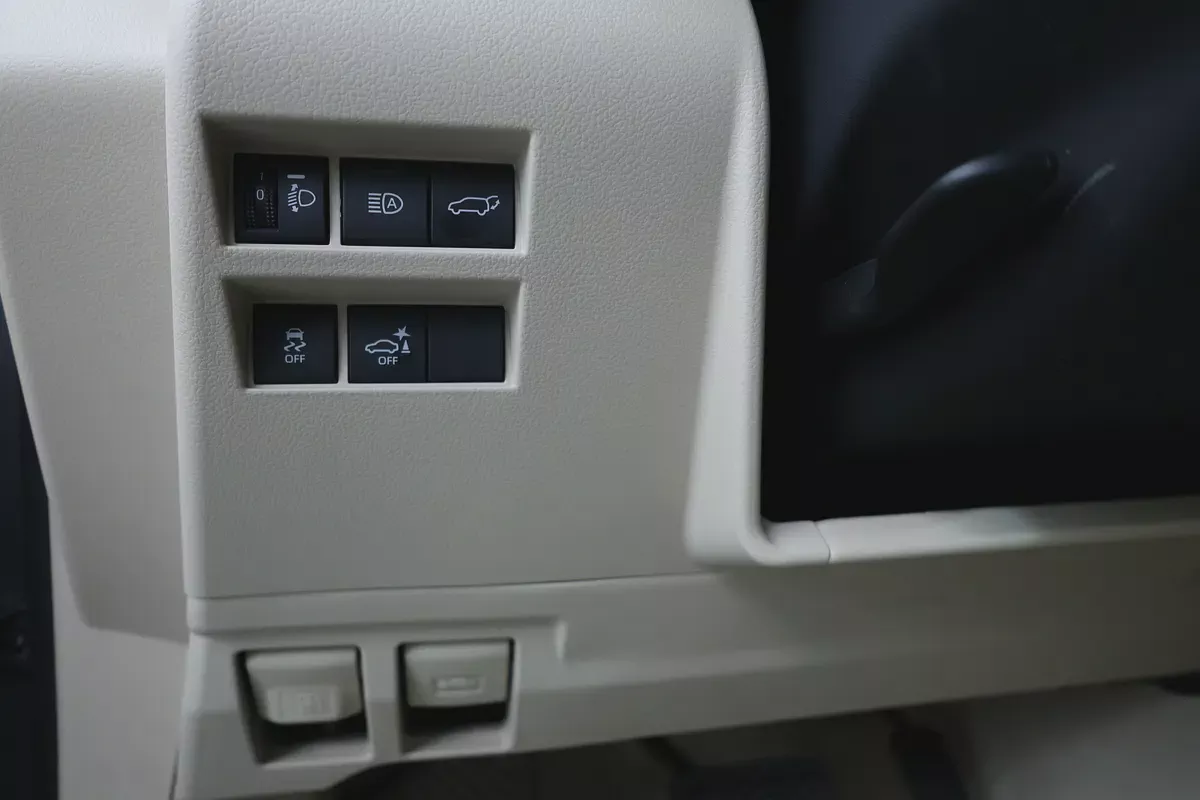-LAND CRUISER 2026 -GXR  -5000KM -UNDER WARRANTY & SERVICE-12-12