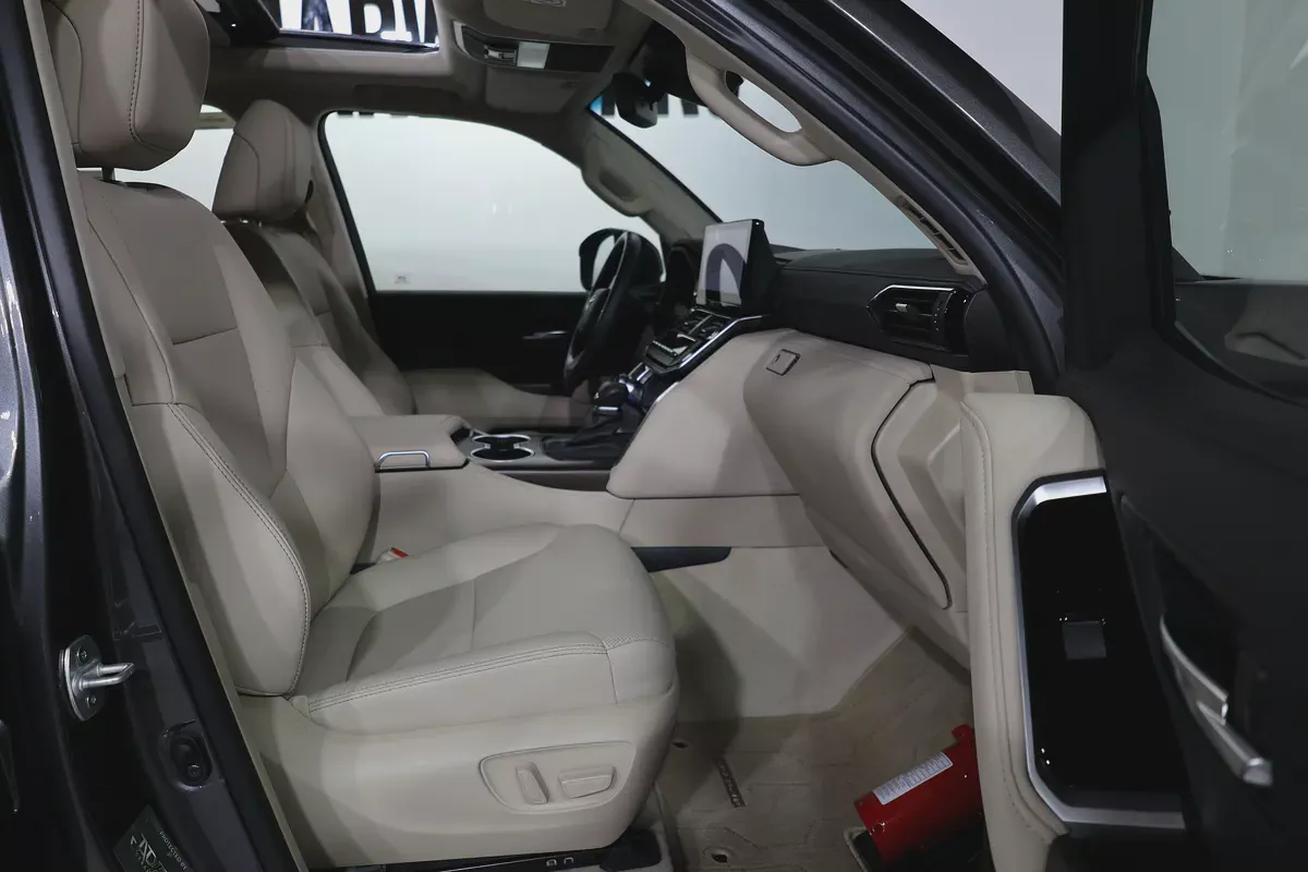 -LAND CRUISER 2026 -GXR  -5000KM -UNDER WARRANTY & SERVICE-14-14