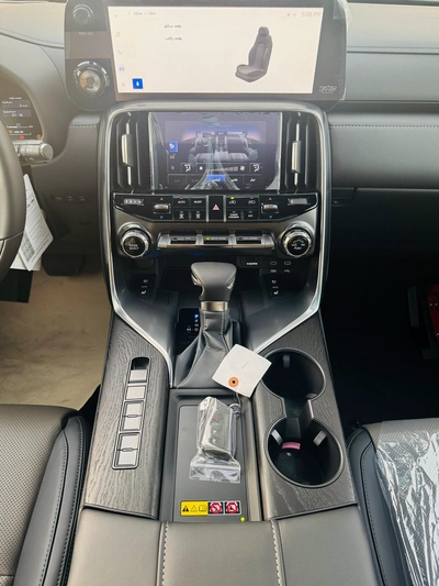 LEXUS LX600 SIGNATURE 2025 | 3.5L | ZERO KM | GCC | FULL OPTIONS-3