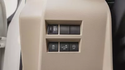 2026 Toyota Land Cruiser GXR 3.5L AT Petrol (Basic)-8