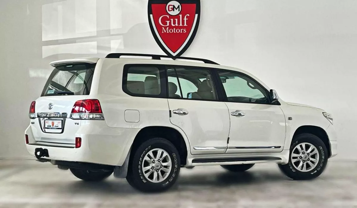 Toyota Land Cruiser GXR V6 3.0L-6CYL GCC FULL OPTION-EXCELLENT CONDITION-VAT INCLUSIVE-3-0