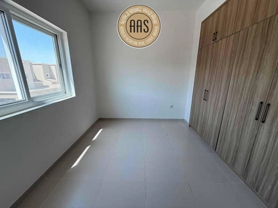 SINGLE ROW WITH LANDSCAPING 4BR+MAID VILLA FOR RENT-8