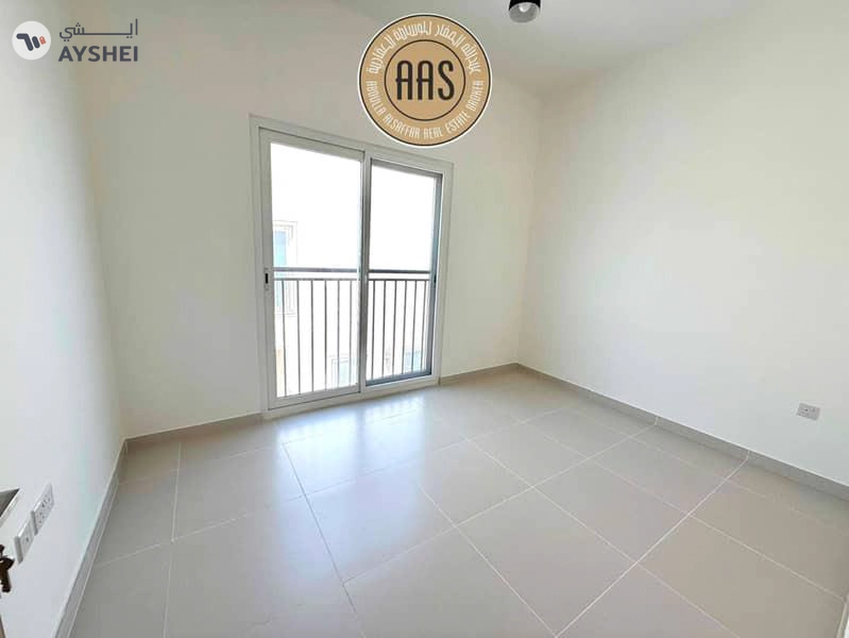 SINGLE ROW WITH LANDSCAPING 4BR+MAID VILLA FOR RENT-9-9