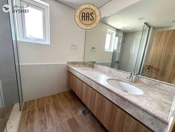 SINGLE ROW WITH LANDSCAPING 4BR+MAID VILLA FOR RENT