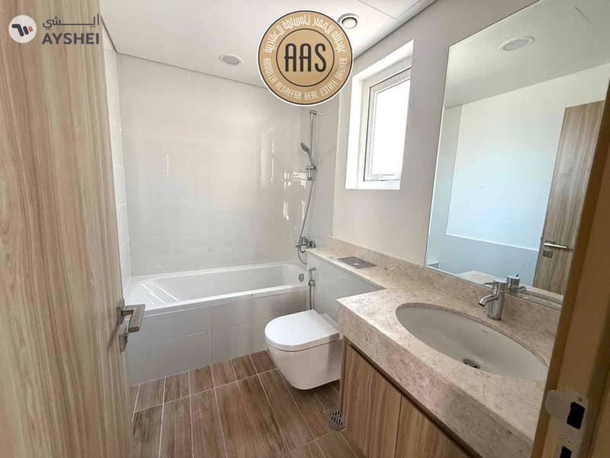 SINGLE ROW WITH LANDSCAPING 4BR+MAID VILLA FOR RENT-7-7