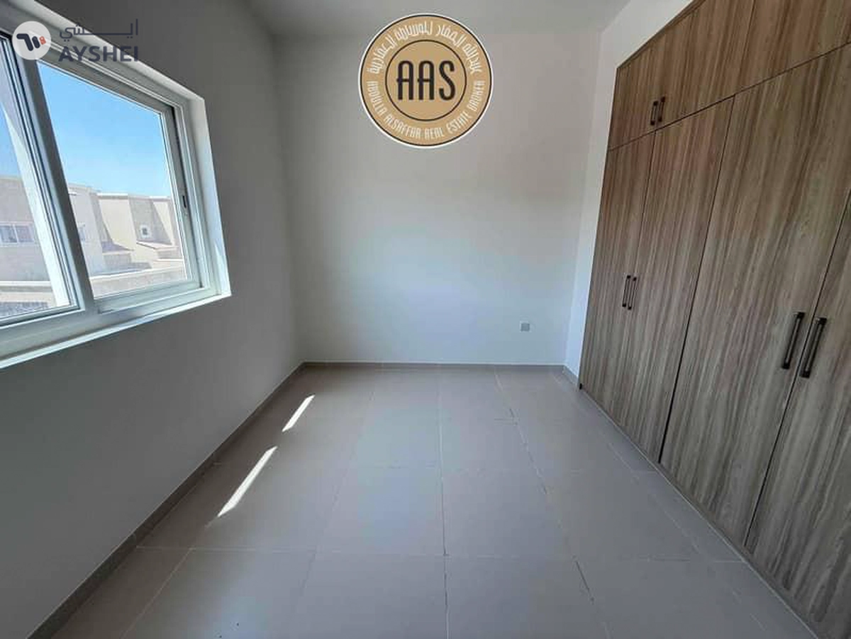 SINGLE ROW WITH LANDSCAPING 4BR+MAID VILLA FOR RENT-8-8