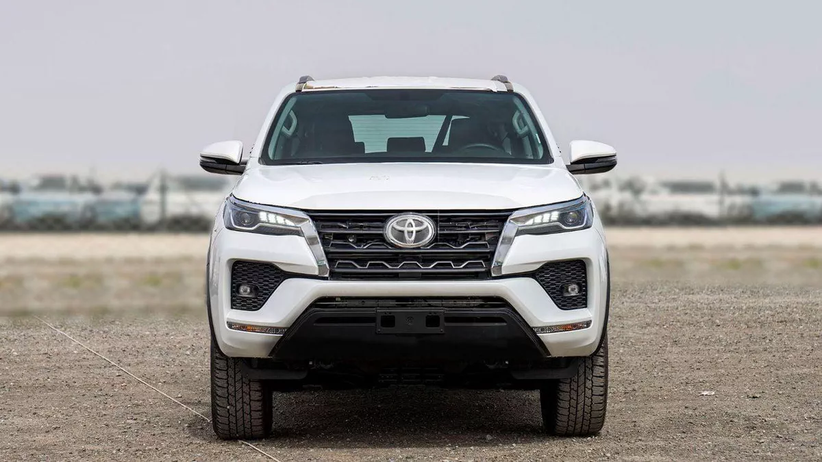 Toyota Fortuner EXR Toyota Fortuner 2.4L Diesel 4X4 MY2025-8-0