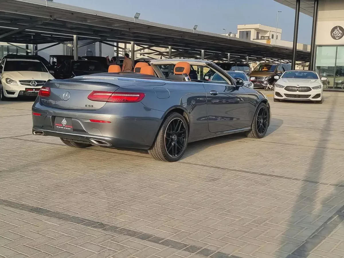 Mercedes-Benz E-Class E 450 2018 - American Specs-3-3
