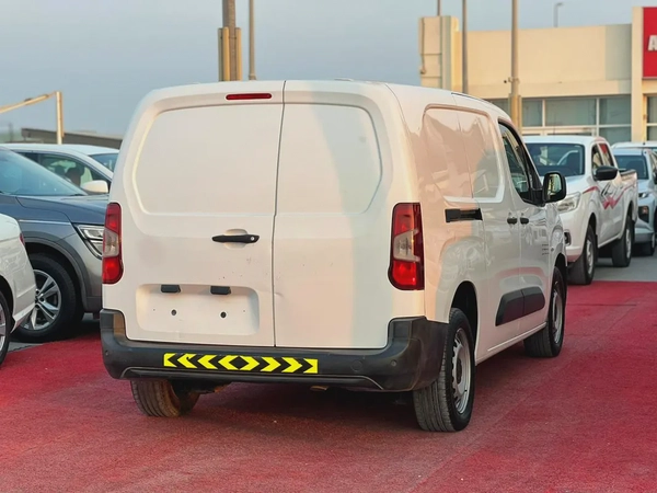 Peugeot Partner Origin Van 2022 - GCC Specs - Business Ref#810