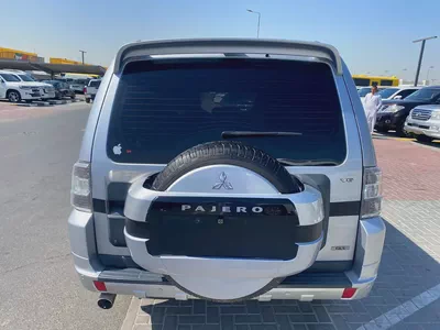 Mitsubshi pajero 2012 silver color GCC calen car-4