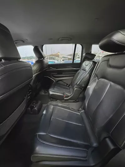 Stunning Jeep Cherokee Limited 2022 | American Specs | Low Mileage-9
