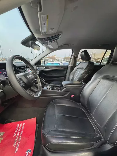 Stunning Jeep Cherokee Limited 2022 | American Specs | Low Mileage-8