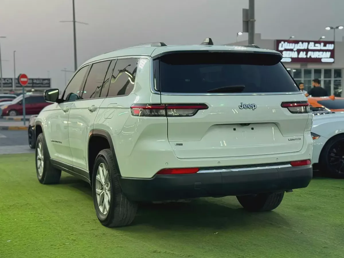 Stunning Jeep Cherokee Limited 2022 | American Specs | Low Mileage-6-6