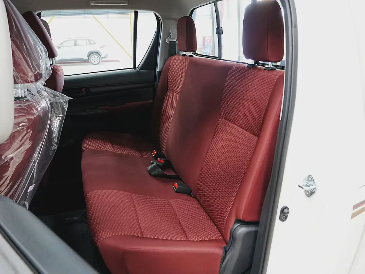 2026 HILUX DC PUP 4X2 2.7L PETROL AUTO BASIC PWR WIN GCC BRAND NEW 0KM-15-15