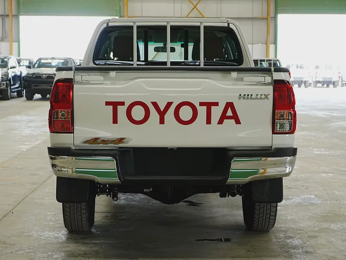 2026 HILUX DC PUP 4X2 2.7L PETROL AUTO BASIC PWR WIN GCC BRAND NEW 0KM-4-4
