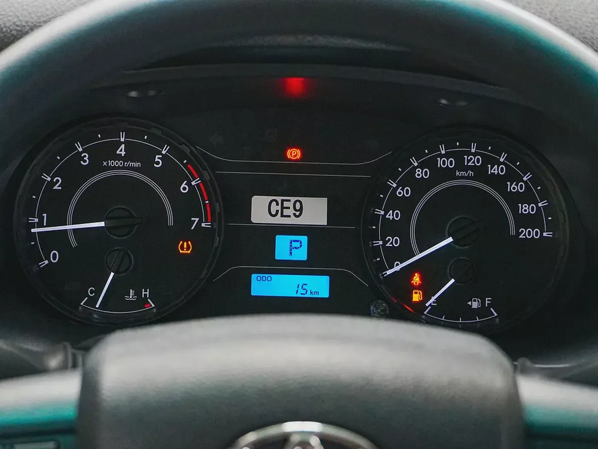 2026 HILUX DC PUP 4X2 2.7L PETROL AUTO BASIC PWR WIN GCC BRAND NEW 0KM-8-8