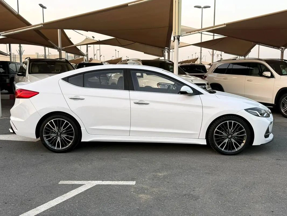Hyundai Avante 2018 Korean Specs - Reliable Efficient Sedan-1-1