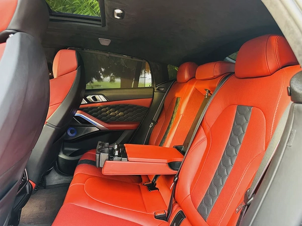 BMW X6 M COMPETITION FREE ACCIDENT UNDER WARRANTY