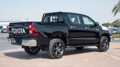 Toyota Hilux TOYOTA HILUX 2.7L petrol manual 2023-12
