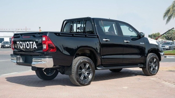 Toyota Hilux TOYOTA HILUX 2.7L petrol manual 2023