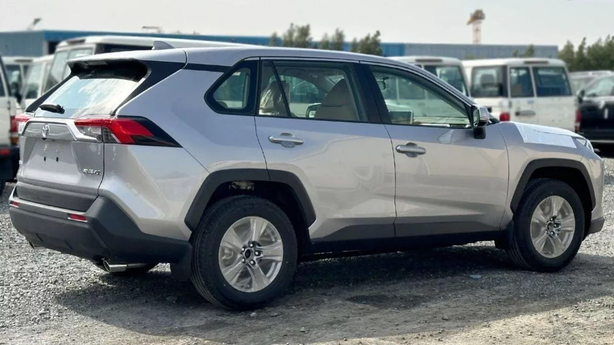 Toyota RAV4 LE RAV4 2.0L 2WD AT LE-3-0