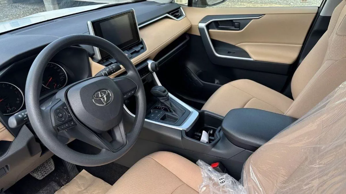Toyota RAV4 LE RAV4 2.0L 2WD AT LE-6-0