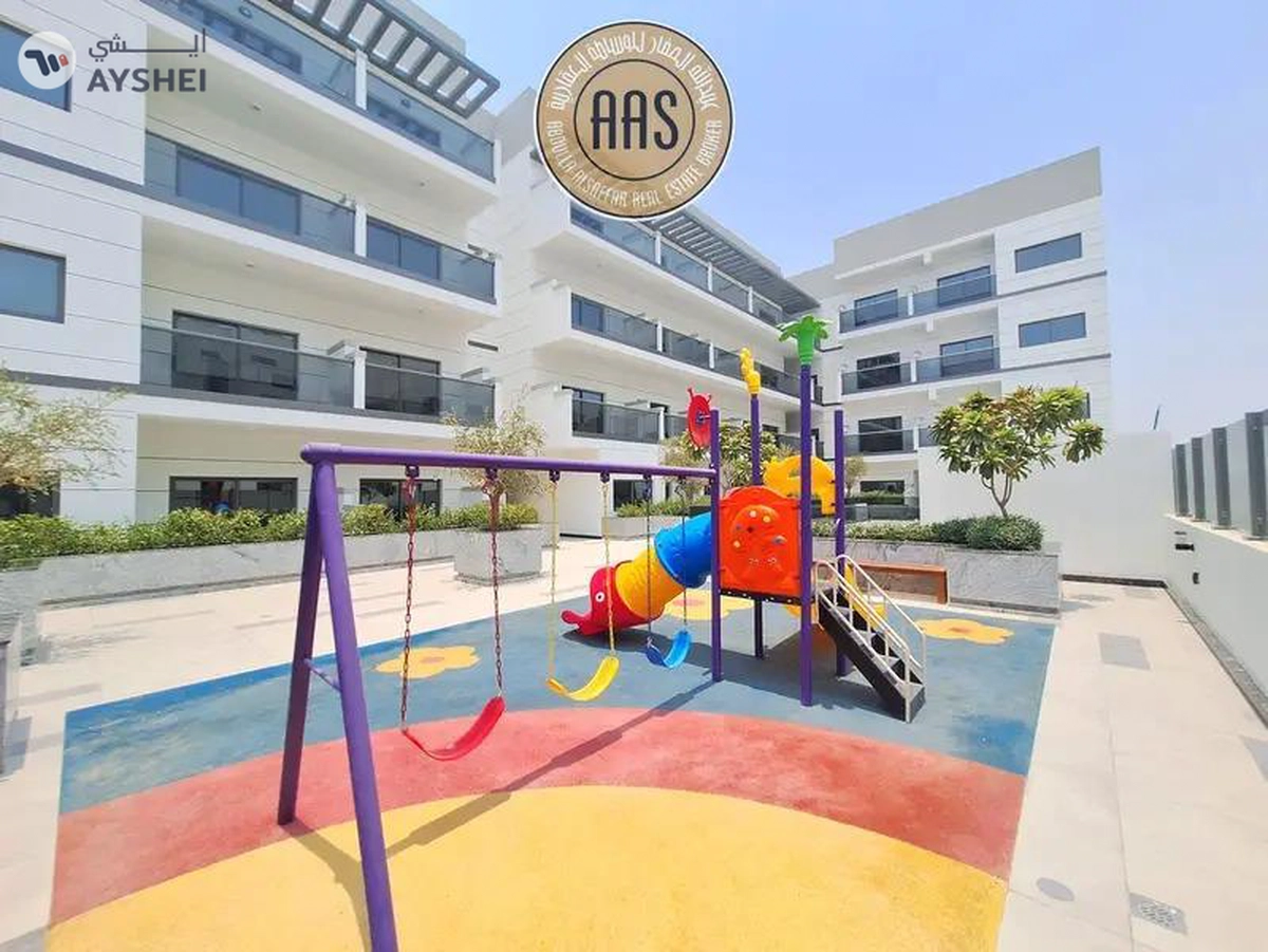 Spacious studio Available with one Month free in warsan4 Dubai-7-7