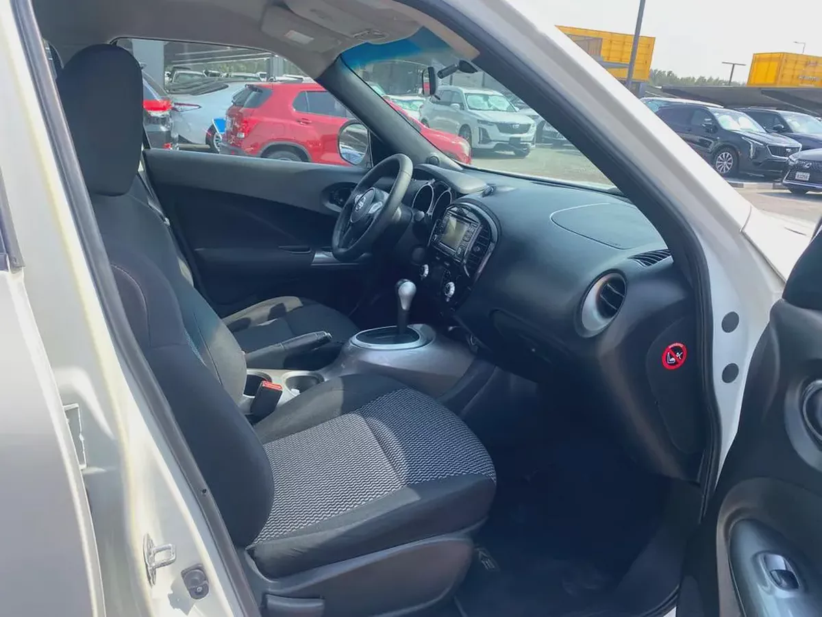 Nissan juke 2015 white color GCC calen car-11-11