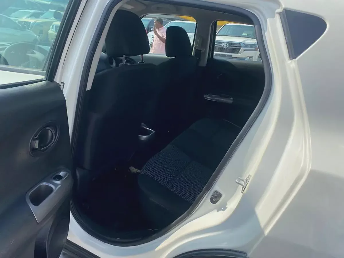 Nissan juke 2015 white color GCC calen car-5-5
