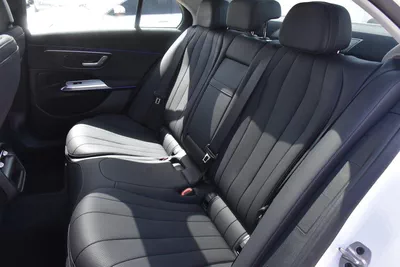 MERCEDES BENZ E200 2025 | WHITE-3