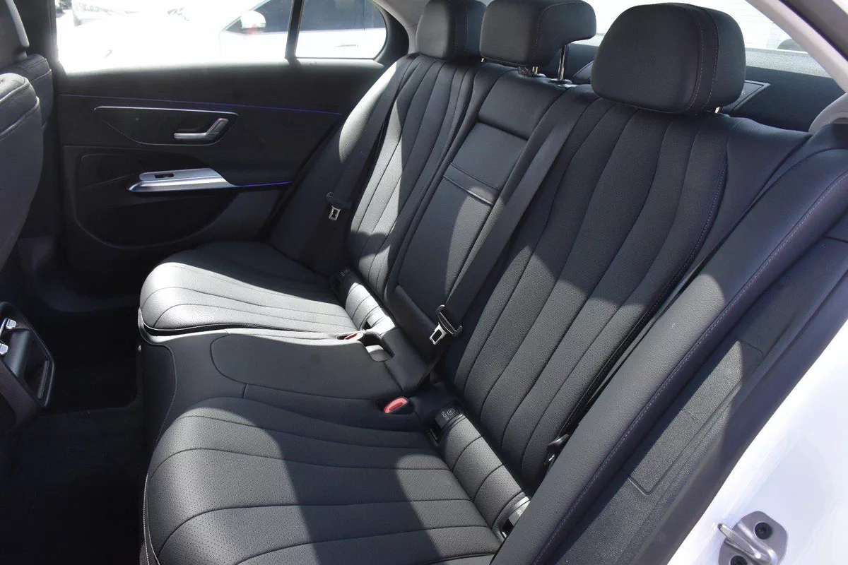 MERCEDES BENZ E200 2025 | WHITE-3-3