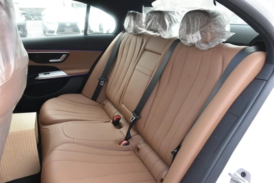 MERCEDES BENZ E200 2026 | WHITE-16