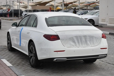 MERCEDES BENZ E200 2026 | WHITE-17