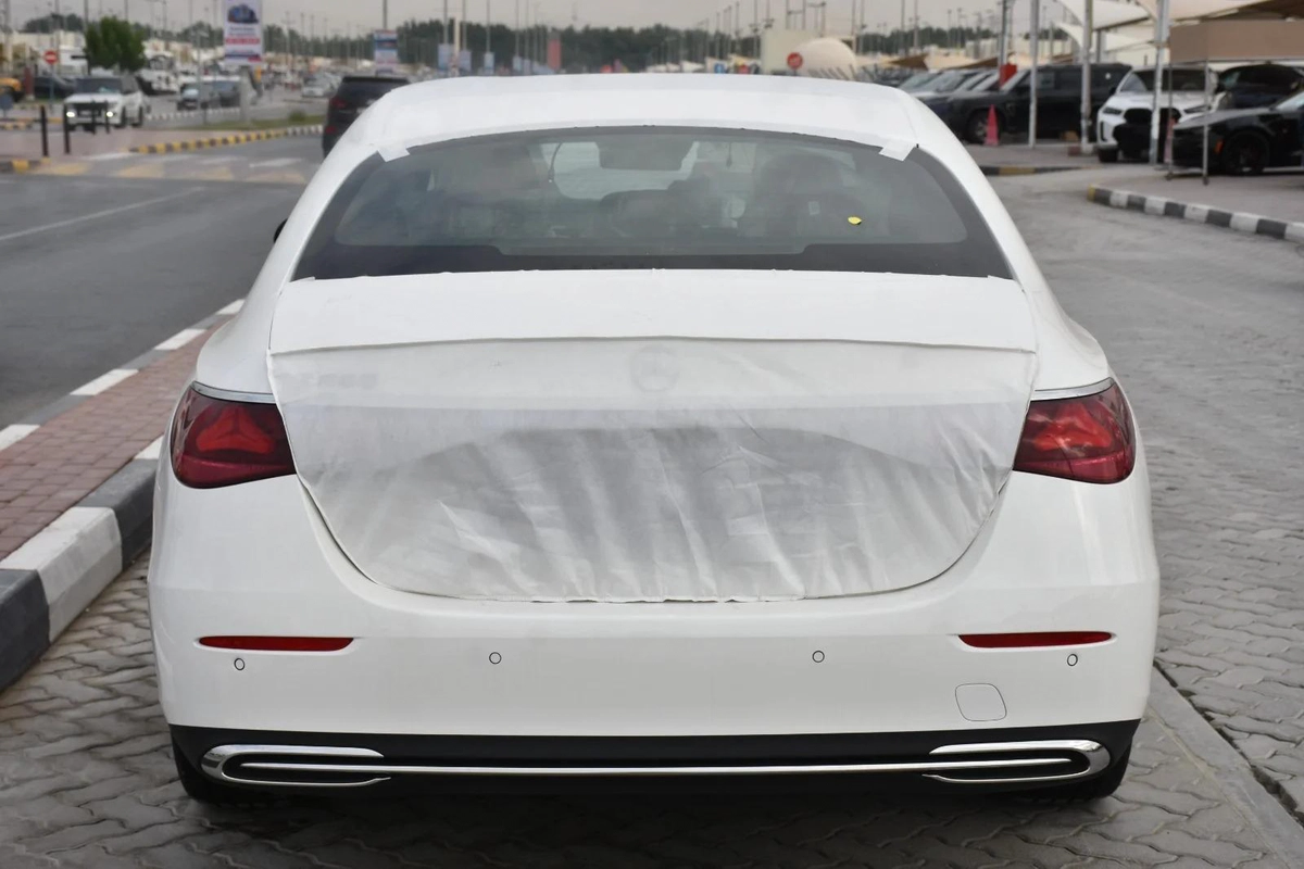 MERCEDES BENZ E200 2026 | WHITE-6-6