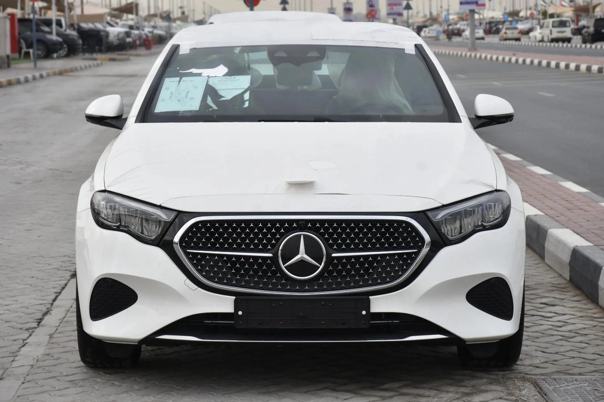 MERCEDES BENZ E200 2026 | WHITE-15-15