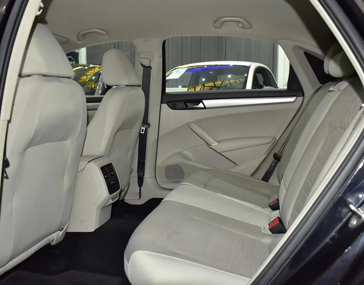 Volkswagen Passat ( 2020 Model ) in Blac...-13-13
