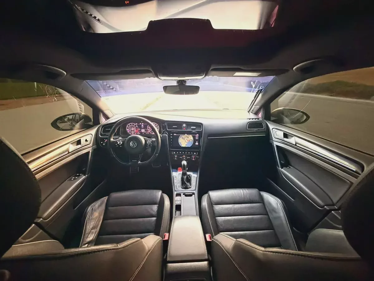 Volkswagen Golf R Special Edition 2019 | GCC Specs | Low Mileage-10-10