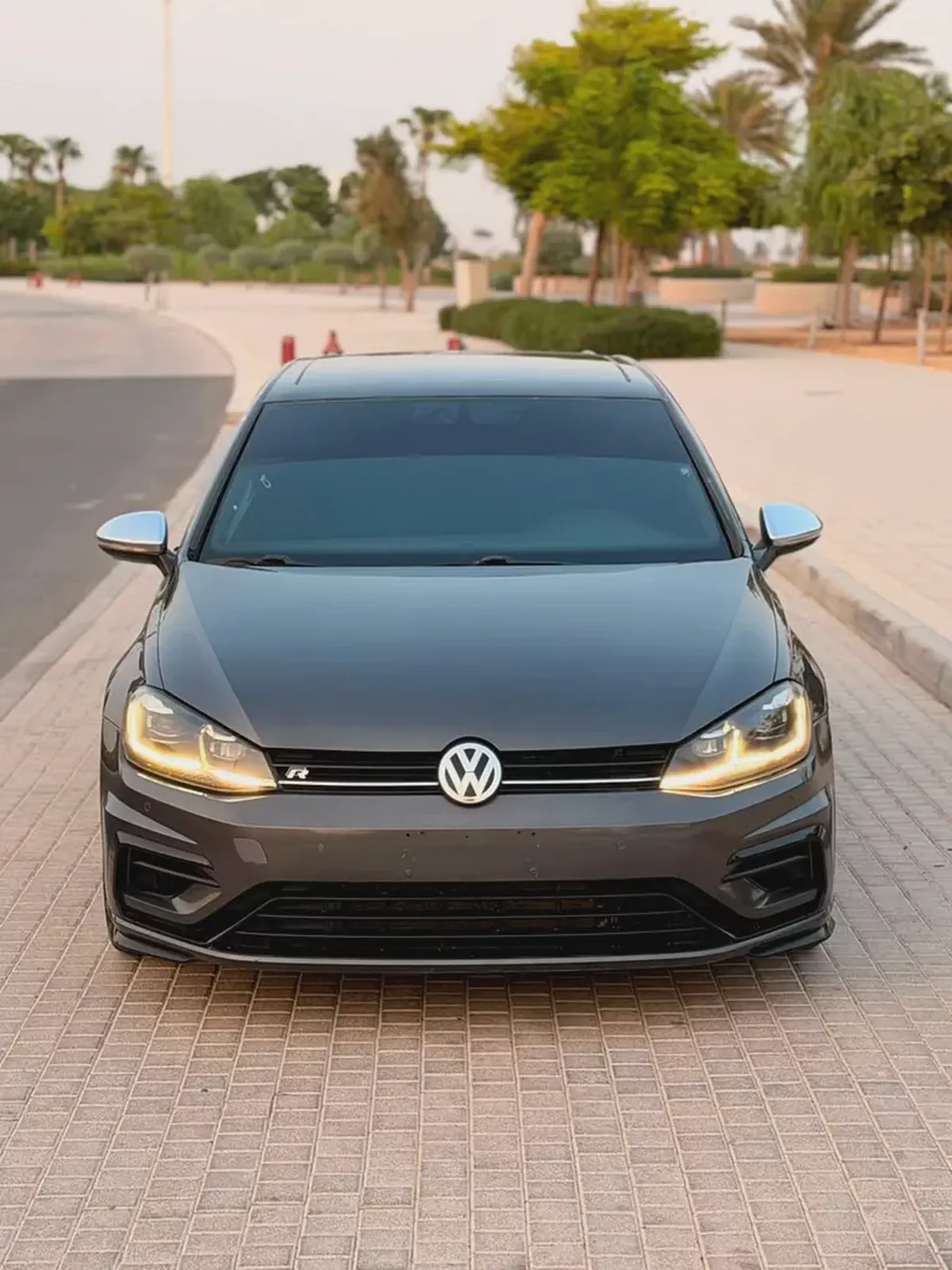 Volkswagen Golf R Special Edition 2019 | GCC Specs | Low Mileage-2-2