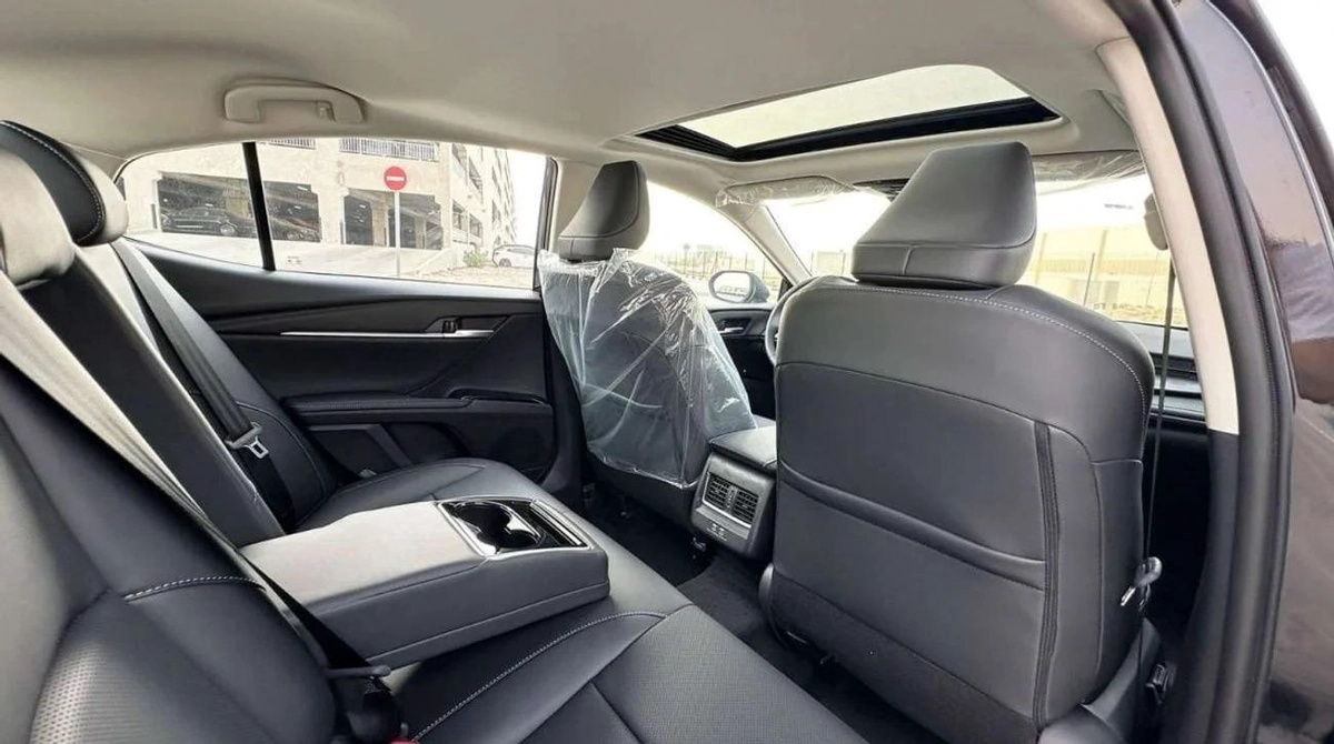 Toyota Camry Luxury 2.0L Chinese Version Automatic High Specs