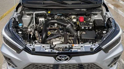 Toyota Raize TURBO G RA 1.0P AT TURBO MY2023 – SILVER-16