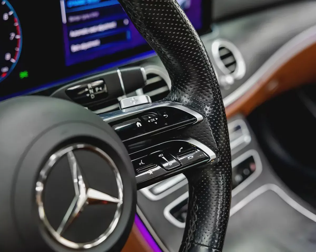 MERCEDES E300 AMG KIT - 2023 - GCC - GARGASH WARRANTY AND SERVICE CONTRACT TILL 5/2028-11-11