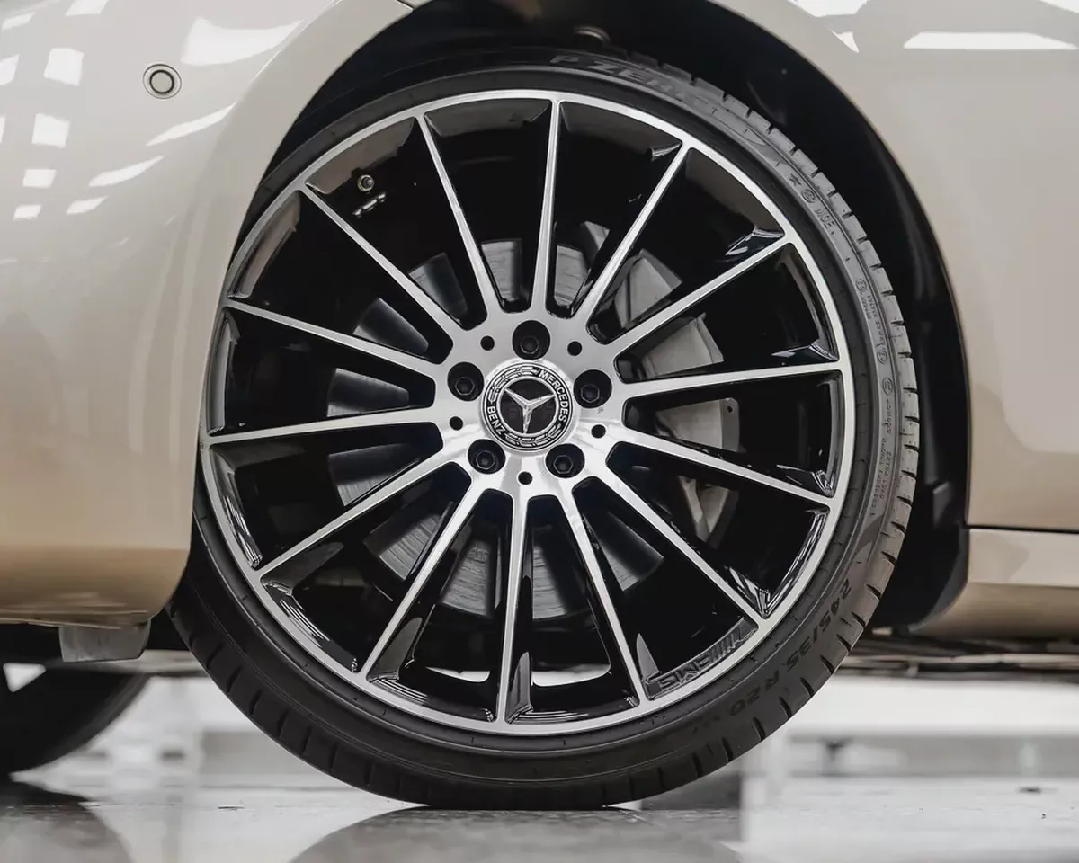 MERCEDES E300 AMG KIT - 2023 - GCC - GARGASH WARRANTY AND SERVICE CONTRACT TILL 5/2028-19-19