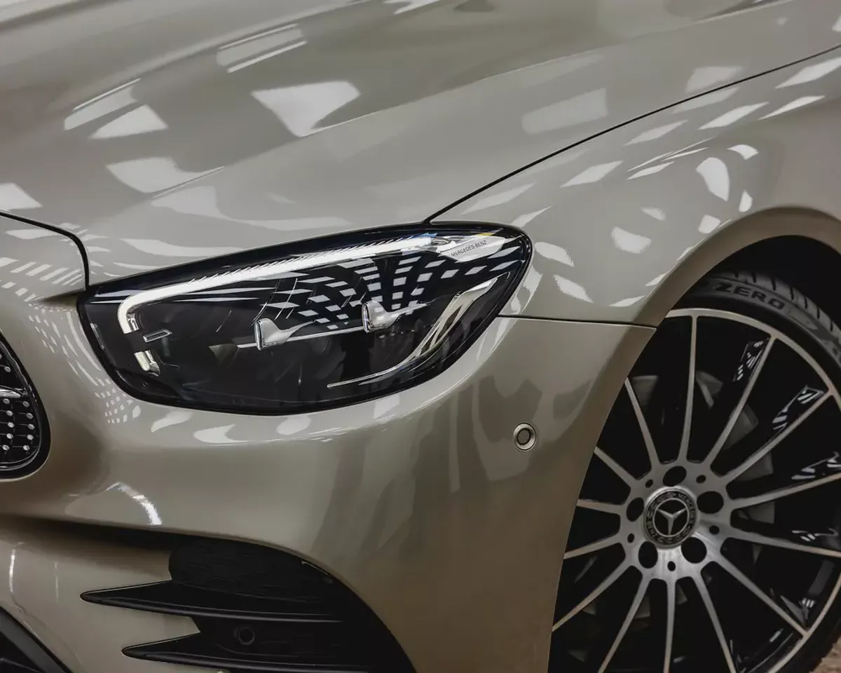 MERCEDES E300 AMG KIT - 2023 - GCC - GARGASH WARRANTY AND SERVICE CONTRACT TILL 5/2028-4-4