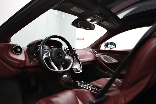McLaren GT | Low KMs