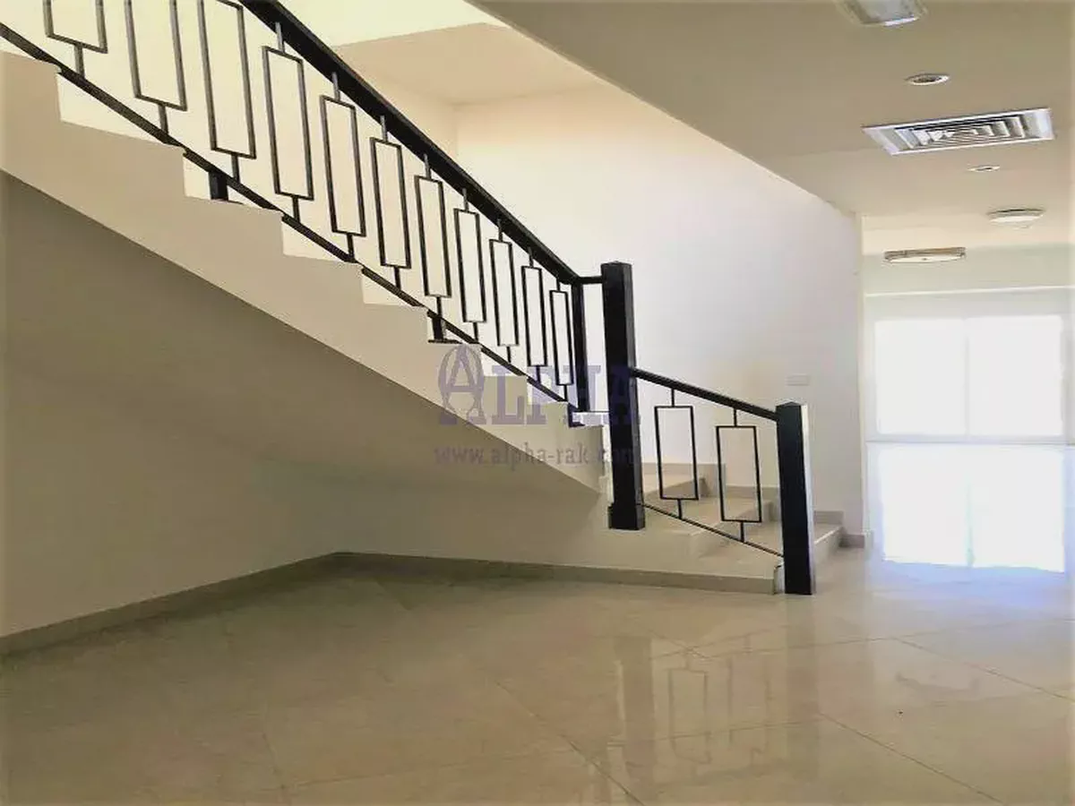 Unfurnished 3BR+Maid's room - Lovely views-2-2