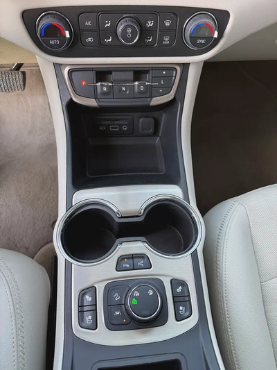 GMC Terrain Denali -2023 -GCC -FREE ACCIDENT—LOW MILAGE—EXCELLENT CONDITION-14